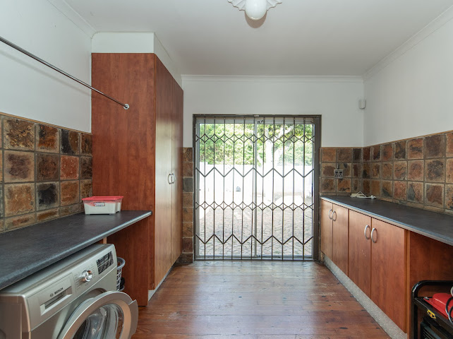 5 Bedroom Property for Sale in Summerstrand Eastern Cape